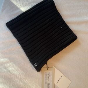 Marcella NYC neckwarmer (new, one size)